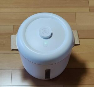  automatic vacuum pet food stocker - long time period preservation,10KG for, moisture prevention 