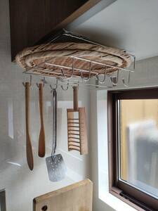 多機能ハンガー　キッチン収納　吊り下げ式　まな板　布巾