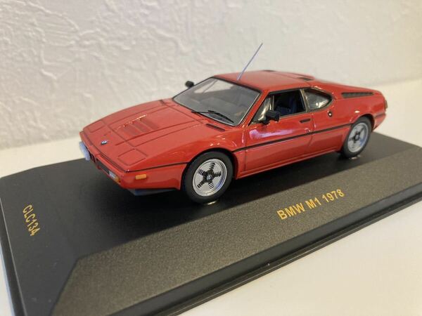 【ixoイクソ】1/43 BMW M1 ミニカー