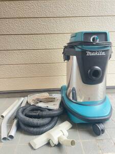 ★おすすめ★Makita マキタ 集塵機 乾湿両用 490 集塵容量32L/吸水量30L 集じん機　掃除　業務用　