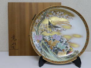 [九谷焼] 寛山 作　色絵本金彩　花鳥 飾皿 40cm　皿立付　大皿　飾り皿 