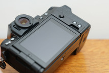 【純正バッテリー2本＋充電器付き】FUJIFILM X-S10 デジタル一眼カメラ ミラーレス 富士フィルム_画像8