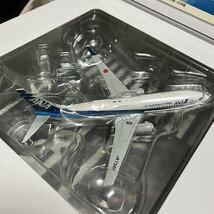 全日空商事　ANA オフィシャルプレシジョンモデルズ　1/200 ボーイング737-800 ダイキャストモデル　　未展示美品_画像3