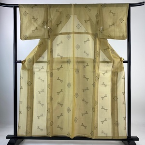 紬 身丈159cm 裄丈63cm S 薄物 夏紬 燕 井桁絣 黄土色 正絹 美品 秀品 【中古】