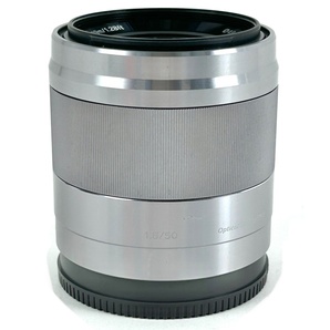 ソニー SONY E 50mm F1.8 OSS SEL50F18 シルバー 一眼カメラ用レンズ（オートフォーカス） 【中古】の画像1