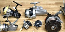 NY5-139【現状品】リール25点以上まとめ　リール　SHIMANO　RYOBI　Daiwa　OLYMPIC 他　釣具　竿受け　フィッシング　中古品　保管品_画像3