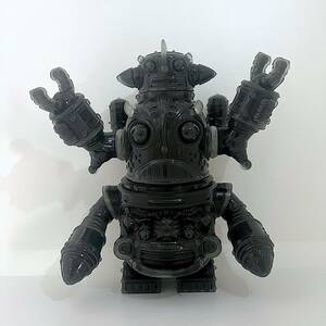 BODA STUDIOS SCRAP MAN 黒／蓄光 二重成形 インディーズ アーティスト ソフビ レトロ SF ロボット