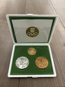 オリンピック東京大会 記念メダル 金 銀 銅 メダル 