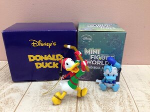 ◇ディズニー ドナルドダック フィギュア オーナメント 2点 MINI FIGURE WORLD ホッケー 6X56 【60】