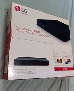 LG　コンパクトサイズ高画質ブルーレイ/DVDプレイヤー　BP250 
