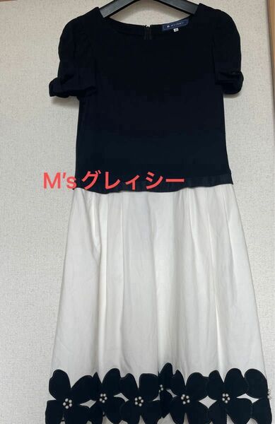 エムズグレィシー　M'sGRACY ワンピース　袖のリボンと裾のお花がとても可愛い　ブラックホワイトが素敵　サイズ40 
