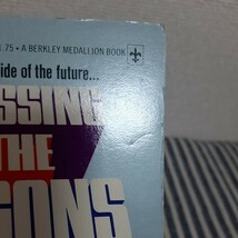 E1☆洋書☆THE PASSING OF THE DRAGONS☆THE SHORT FICTION OF KEITH ROBERTS☆_画像3