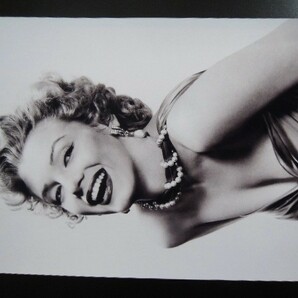 A4 額付き ポスター マリリンモンロー Marilyn Monroe ハリウッド 写真 モノクロ 高画質 フォトフレーム 額装済み