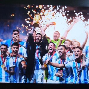 A4 額付き ポスター メッシ Lionel Messi アルゼンチン 代表 カタール 大会 優勝 サッカー ワールドカップ 集合写真