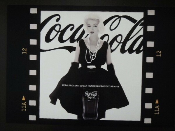 A4 額付き ポスター マリリンモンロー コーラ Marilyn Monroe コカコーラ Coca-Cola カメラ オマージュ 額装済み フォトフレーム