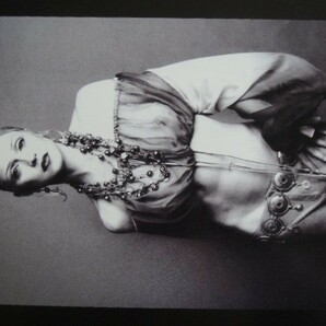 A4 額付き ポスター マドンナ Madonna ファッション 白黒 フォトフレーム 額装済み