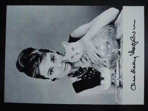 A4 額付き ポスター オードリーヘップバーン Audrey Hepburn サインフォト 猫 フォトフレーム 額装済み