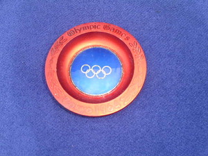 ★レトロ★　１９６４年　東京オリンピック　OLMPIC GAMES　灰皿　（ビンテージ・アンティーク・インテリア）
