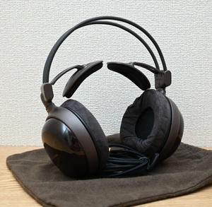 【希少限定品】★中古・動作品★audio-technica オーディオテクニカ 密閉型ヘッドフォン ATH-W11JPN 備前漆塗り・北海道産アサダ桜