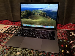 送料無料中 MacBook Air (Retina, 13インチ, 2018) マックブックエア ACアダプター付属　D