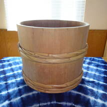 木の樽　漬物樽　天然木樽　注文樽　落とし蓋付き_画像2