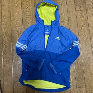 adidasキッズウインドブレーカー。中古品。サイズ140センチ。