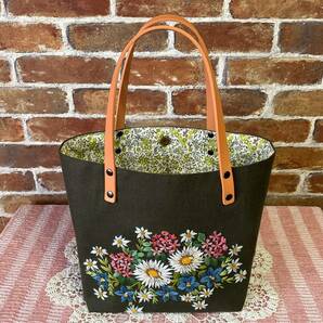 ハンドメイド 手刺繍 リネン スイスアルプスの花 本革持ち手 トートバッグの画像4