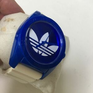 adidas 腕時計　稼働中