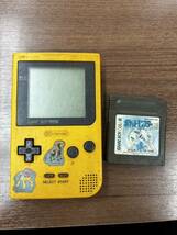 【M】ゲームボーイポケット　GAMEBOYPOCKET　本体　イエロー黄色　ポケットモンスター銀　ポケモン　任天堂　ニンテンドー_画像1