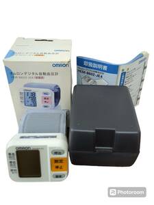 【C】OMRON　オムロンデジタル自動血圧計　HEM-8602-JE4　手首式血圧計　