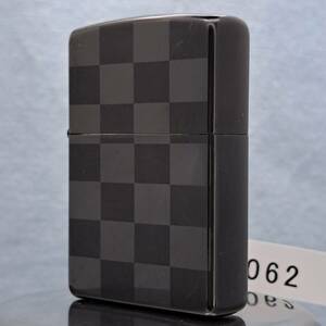 1000円～ zippo 美品 チェック 市松模様 チェッカーデザイン ブラック ガンメタ加工 ジッポー オイルライター USA 062