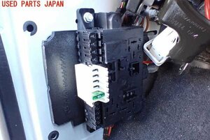 5UPJ-94326742]ベンツ V220 d(447811 W447)ヒューズボックス2 中古