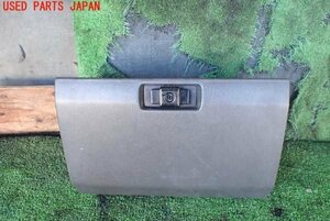 5UPJ-95977516]パジェロ(V46WG)グローブボックス1 中古