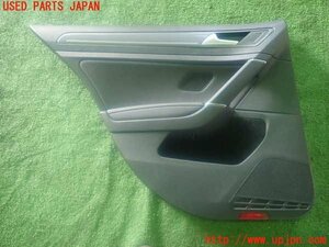 5UPJ-93391324]VW ゴルフ ヴァリアント(AUCHP)左後ドア内張り 中古