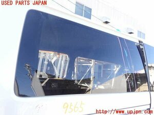 5UPJ-95651380]ハイエースバン200系(TRH200V)右クォーターガラス 中古