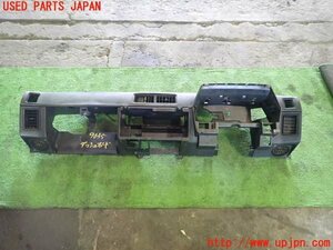 5UPJ-96357505]スカイライン 鉄仮面(DR30 R30系)ダッシュボード ジャンク