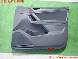 5UPJ-95601234]VW ティグアン(5NDFGF)右前ドア内張り 中古