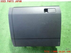 5UPJ-95607516]VW ティグアン(5NDFGF)グローブボックス1 中古