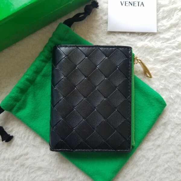 新品 訳あり BOTTEGA VENETA ボッテガヴェネタ ファスナー ウォレット 2つ折り財布 ブラック/パラキート 608059VCPP33722