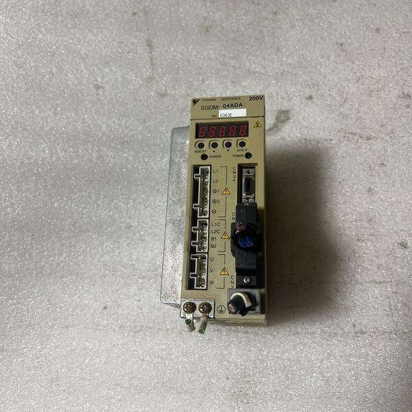 Yaskawa サーボアンプ SGDM-04ADA