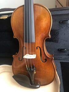 France atelier made full size 4/4 violin ..va Io Lynn case attaching 