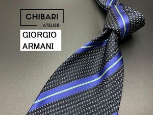 【超美品】GIORGIO ARMANI　アルマーニ　レジメンタル柄　ネクタイ　3本以上送料無料　ブラックネイビー　光沢　黒タグ　0502141