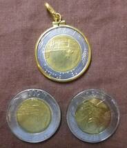 イタリアバイメタルコイン ５００リラ ３枚 １枚はK18フレーム付きペンダントトップ_画像2