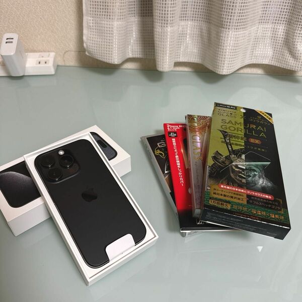 【未使用】iPhone 15 Pro ブラック 128 GB 保護ガラス4枚付き！