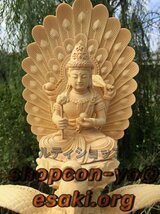 お見逃しなく！極上の木彫 仏教美術 精密彫刻 仏像 手彫り 極上品 孔雀明王座像 高さ38cm_画像3