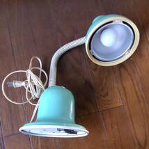 昭和レトロ デスクライト ナショナル 白熱灯照明器具 17㎜口径 卓上スタンド 古い照明 台の直径約160㎜ 高さ最大約480㎜ 【2903】_画像5