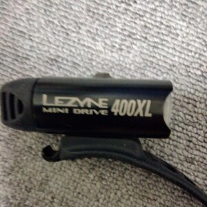 LEZYNE MINI DRIVE 400XL. 自転車フロントライト