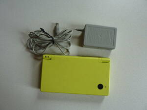 任天堂 DSi ライムグリーン 本体と充電器が付属します。 簡単な動作確認済みのジャンク扱い品です！
