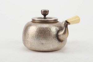 [ ice ] the first soup original silver guarantee stamp . eyes small teapot .. hand . tea utensils 