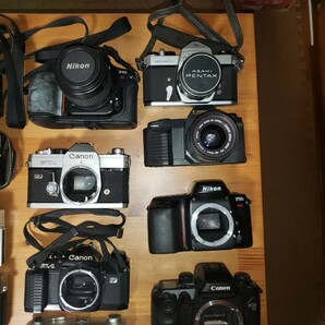 0031 総重量10562ｇ カメラおまとめジャンク品 フィルムカメラ Canon Nikon FUJICA MINOLTA KONICA PENTAX コンパクトカメラの画像3